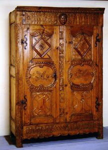 ಫ್ರೆಂಚ್ ಆರ್ಮೊಯಿರ್ (ಮರದ) ಟರ್ಕಿ